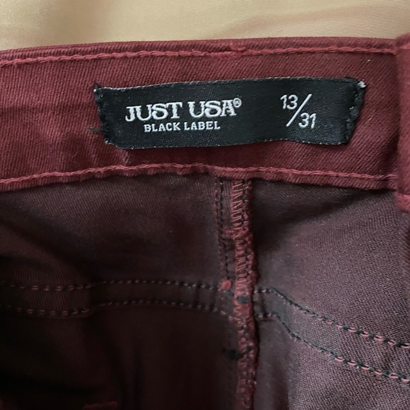 Red pants - Picture 2 of 8